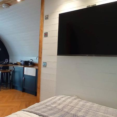 Little Peru Luxury Glamping Pods Apartment Crosshill Ngoại thất bức ảnh